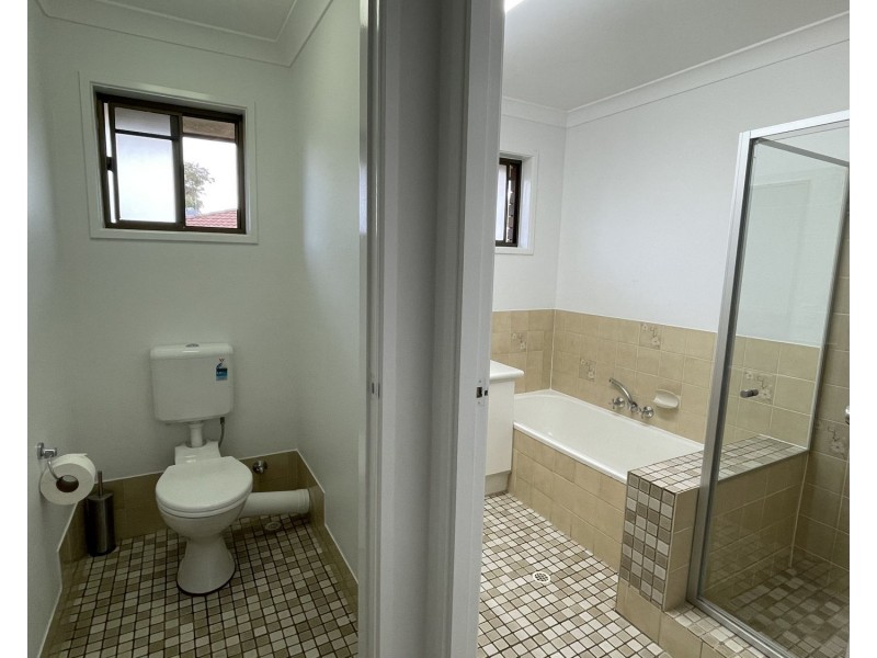 2/205 Government Road, Labrador QLD 4215