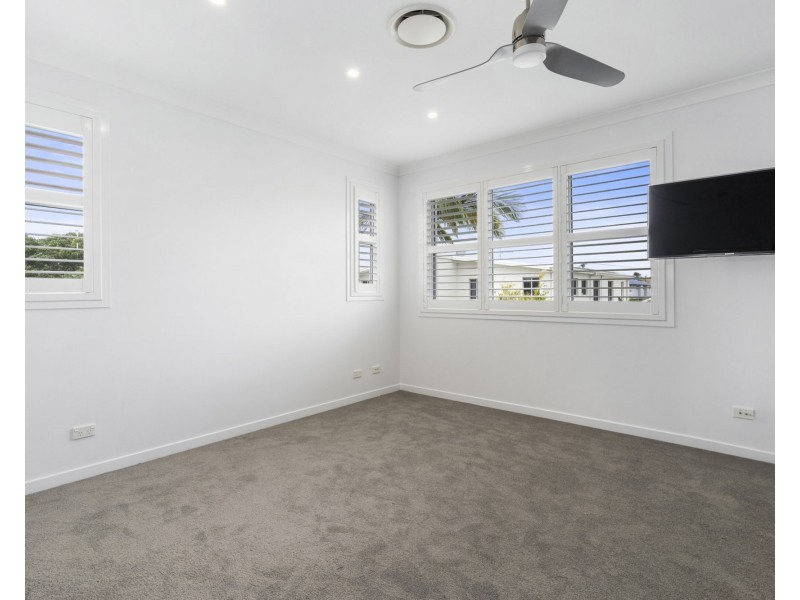 1/22 Teal Avenue, Paradise Point QLD 4216