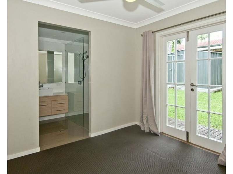 34 EILEEN AVENUE, Southport QLD 4215