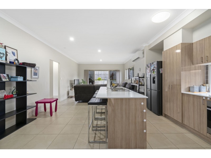 1 PERCY EARL CRESCENT, Pimpama QLD 4209