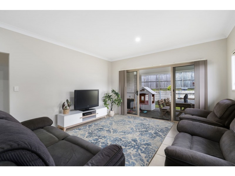 1 PERCY EARL CRESCENT, Pimpama QLD 4209