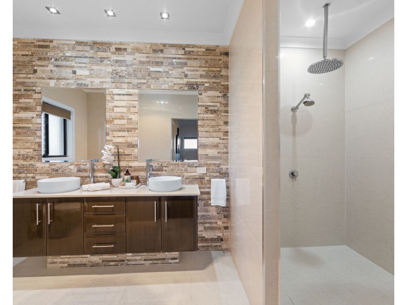 13-19 Longbow Crescent, Forestdale QLD 4118