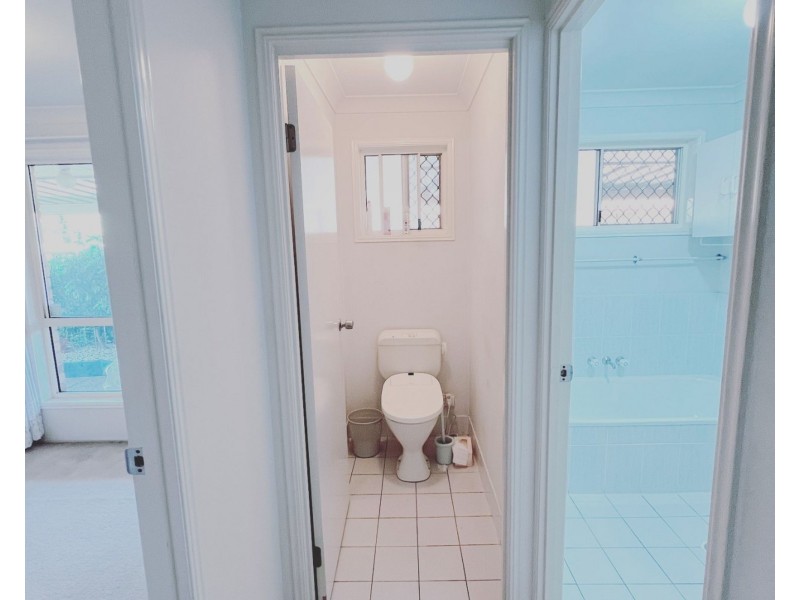 7 Mojave Drive, Burleigh Waters QLD 4220