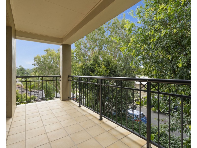 22 Mulgrave Crescent, Varsity Lakes QLD 4227