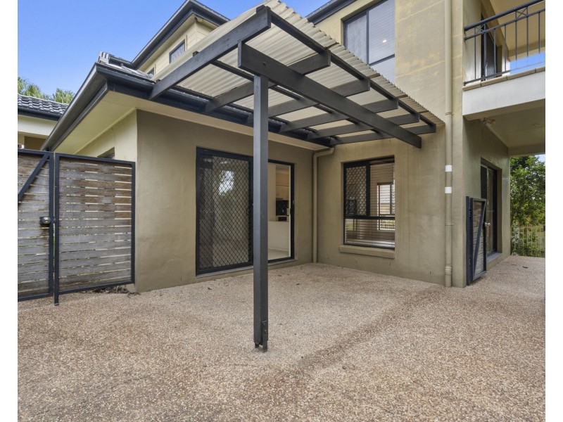 22 Mulgrave Crescent, Varsity Lakes QLD 4227