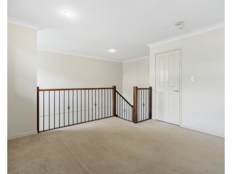 22 Mulgrave Crescent, Varsity Lakes QLD 4227