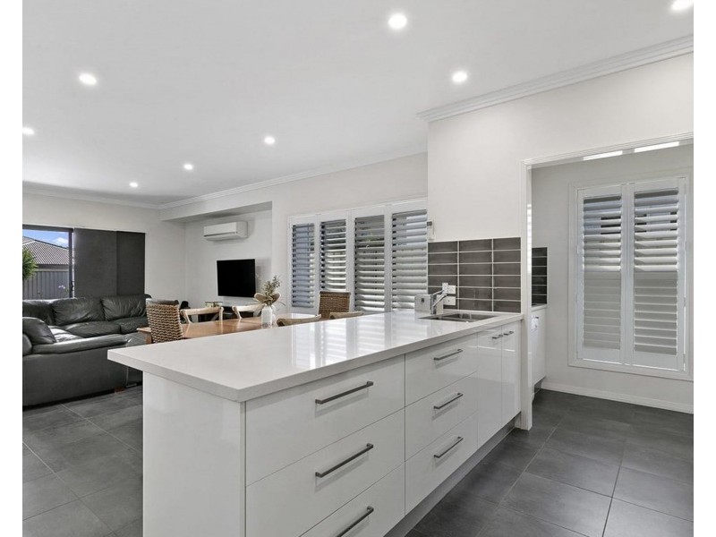 2A Brimblecombe Street, Victoria Point QLD 4165