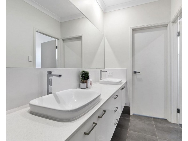 2A Brimblecombe Street, Victoria Point QLD 4165
