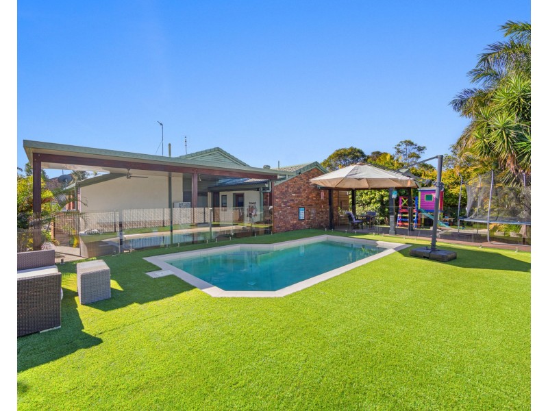 6 Ridgevale Drive, Helensvale QLD 4212