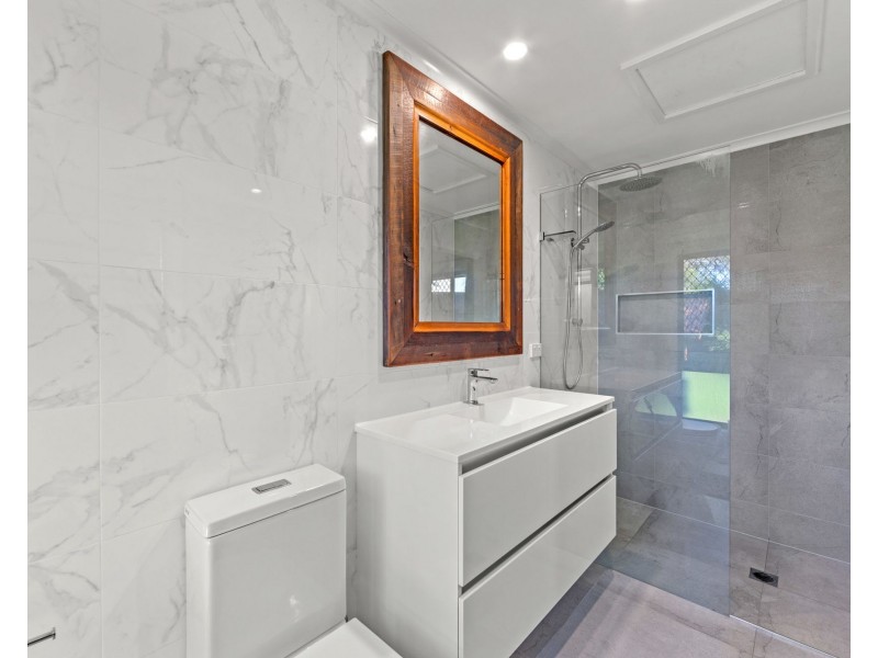 6 Ridgevale Drive, Helensvale QLD 4212