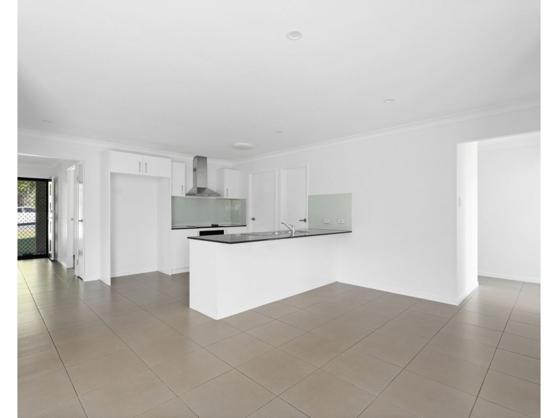 58 Aldgate crescent, Pacific Pines QLD 4211