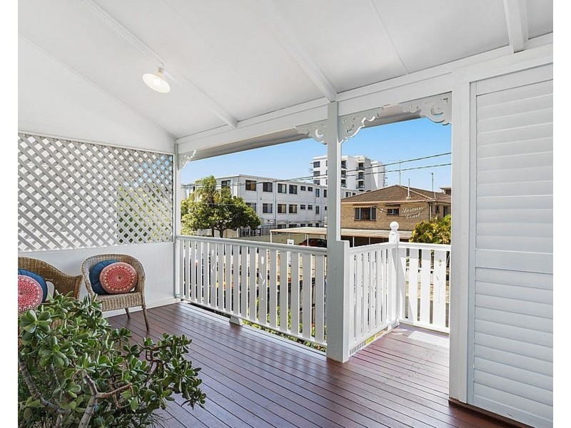 6 Little Norman Street, Southport QLD 4215