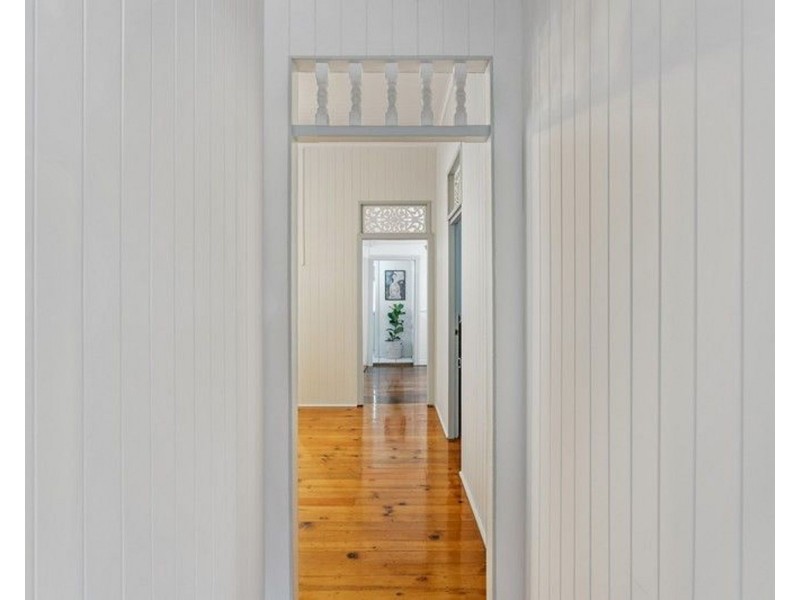 6 Little Norman Street, Southport QLD 4215