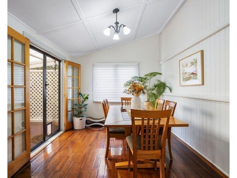 6 Little Norman Street, Southport QLD 4215