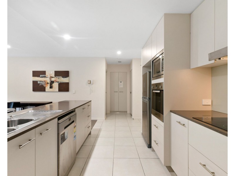 2106/2 Activa Way, Hope Island QLD 4212
