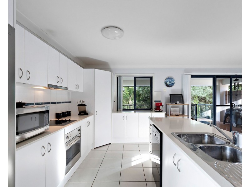4 Matthews Crescent, Pimpama QLD 4209