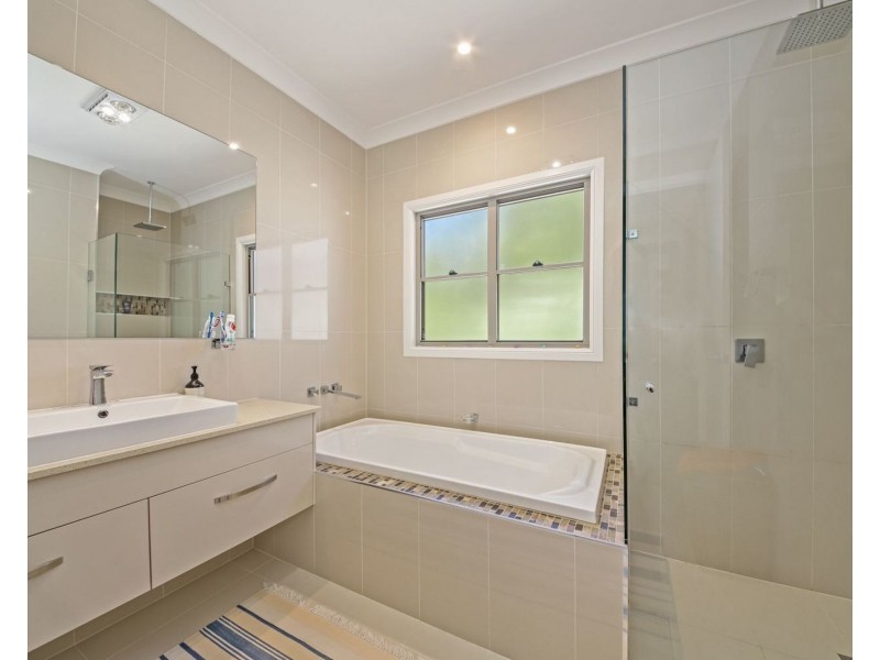 1/130 Thomsons Road, Kingsholme QLD 4208