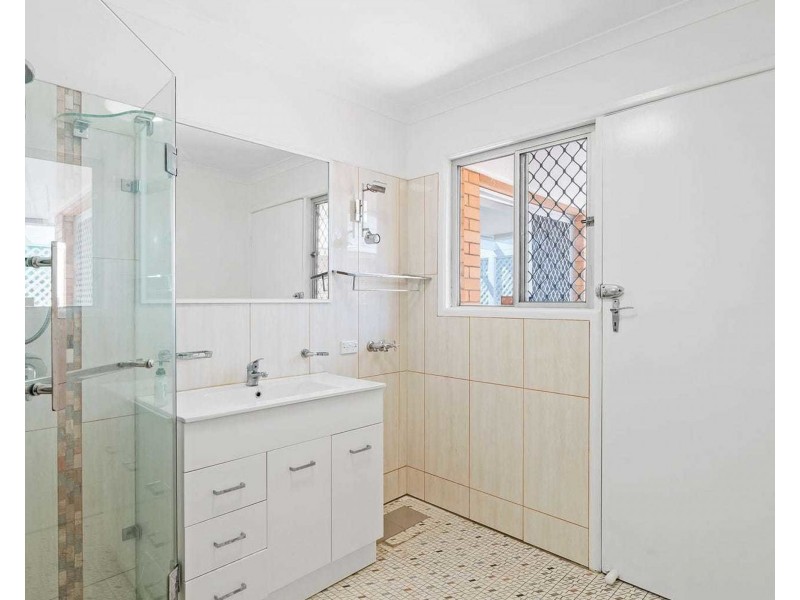 36 Paradise Island, Surfers Paradise QLD 4217