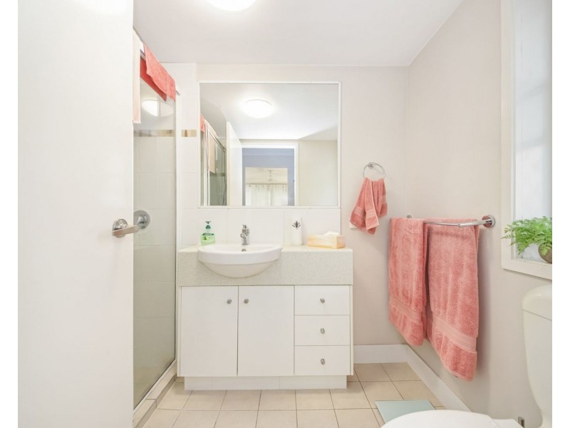 4/99 Muir street, Labrador QLD 4215