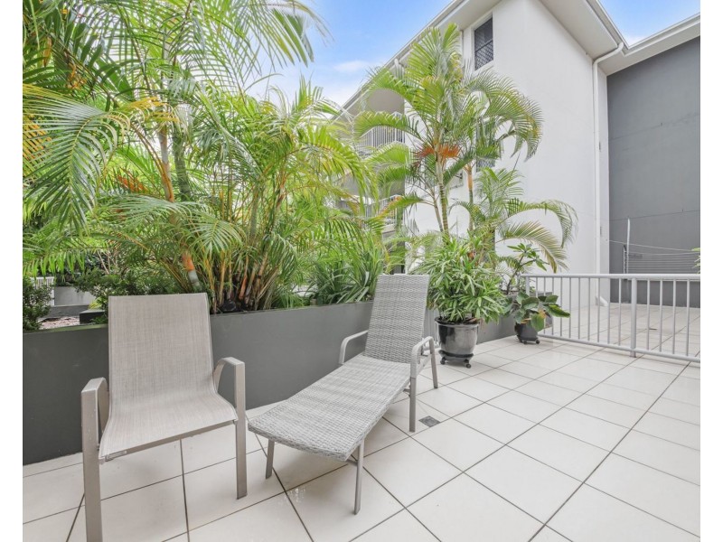 4/99 Muir street, Labrador QLD 4215