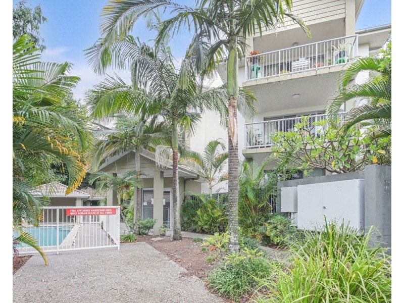 4/99 Muir street, Labrador QLD 4215