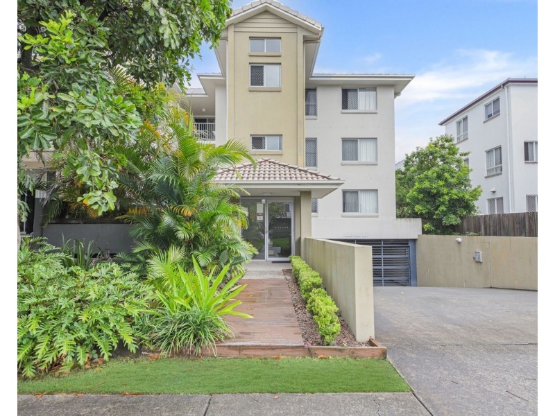 4/99 Muir street, Labrador QLD 4215