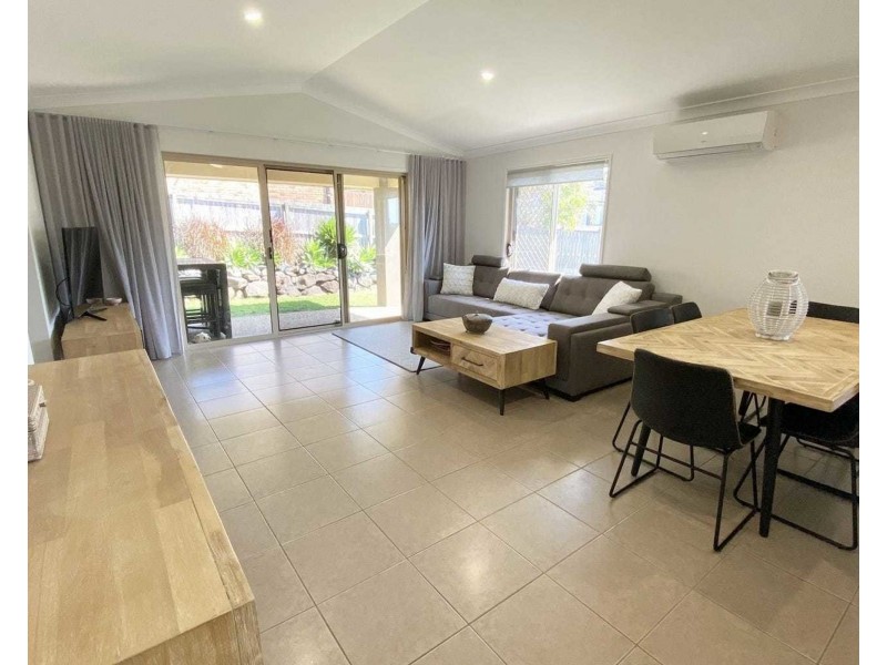 4 Natasha Street, Ormeau QLD 4208