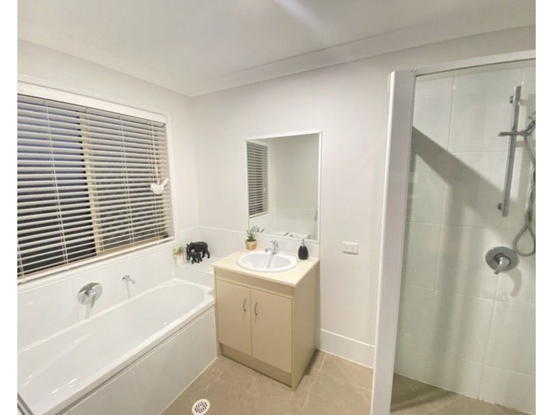 4 Natasha Street, Ormeau QLD 4208