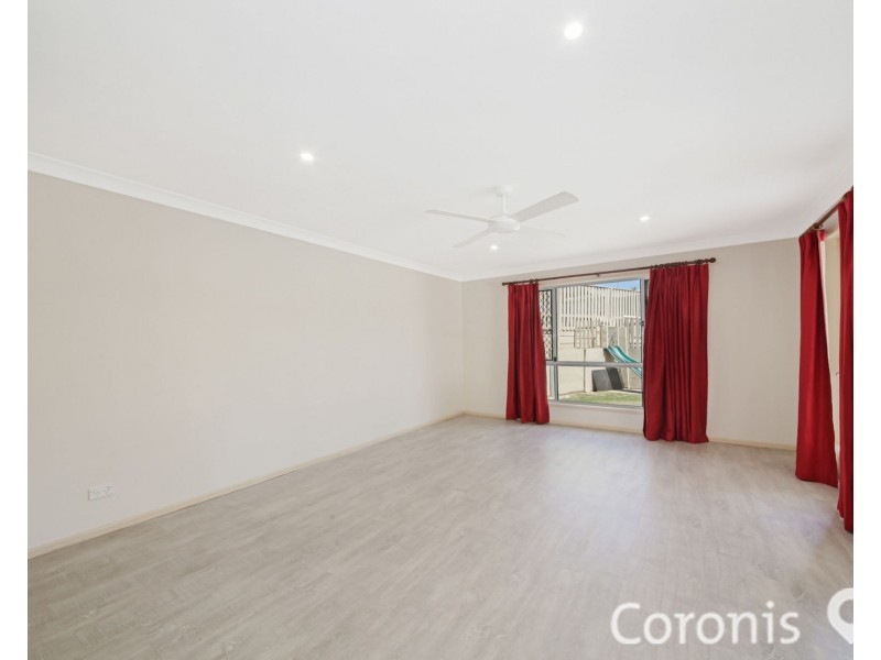 4 Morane Court, Pacific Pines QLD 4211