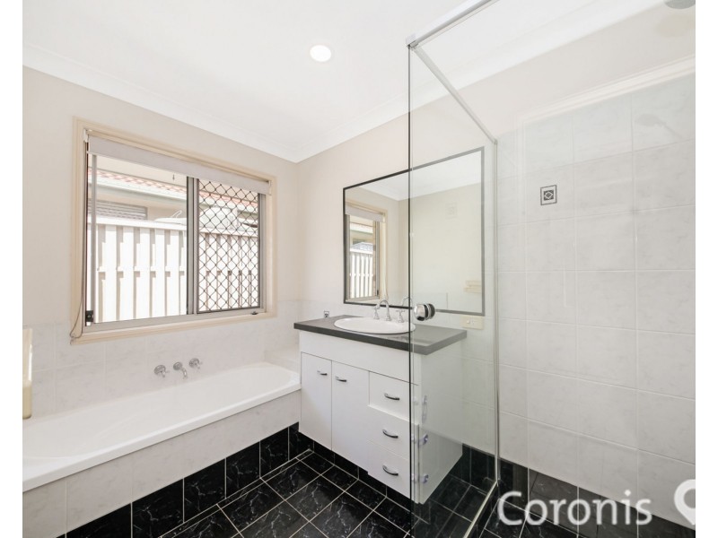 4 Morane Court, Pacific Pines QLD 4211