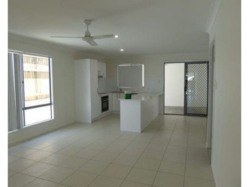 17 YALE STREET, Pimpama QLD 4209