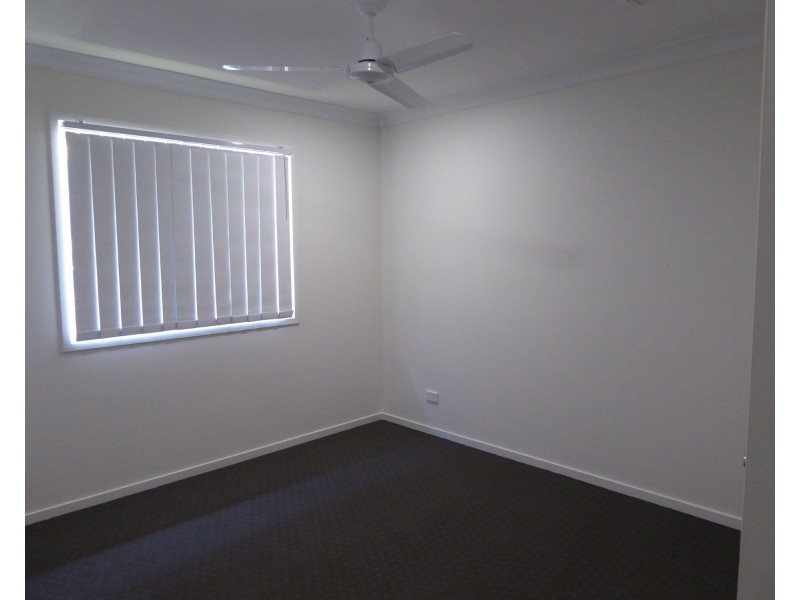 17 YALE STREET, Pimpama QLD 4209