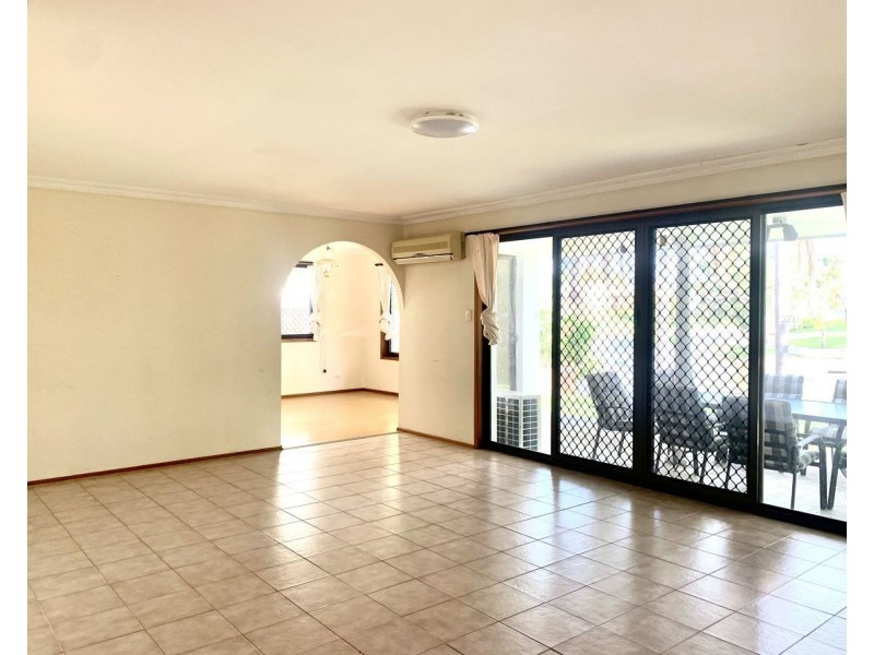 98 Hooker Boulevard, Mermaid Waters QLD 4218