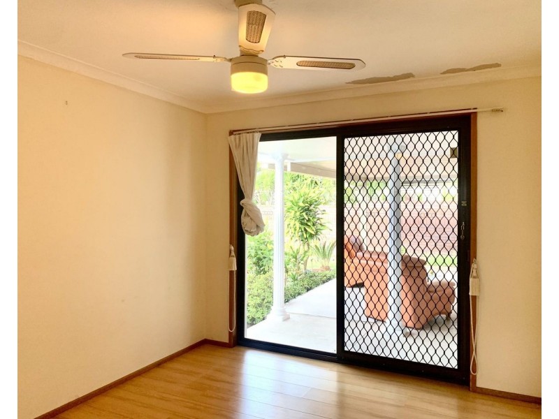 98 Hooker Boulevard, Mermaid Waters QLD 4218