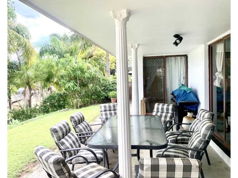 98 Hooker Boulevard, Mermaid Waters QLD 4218