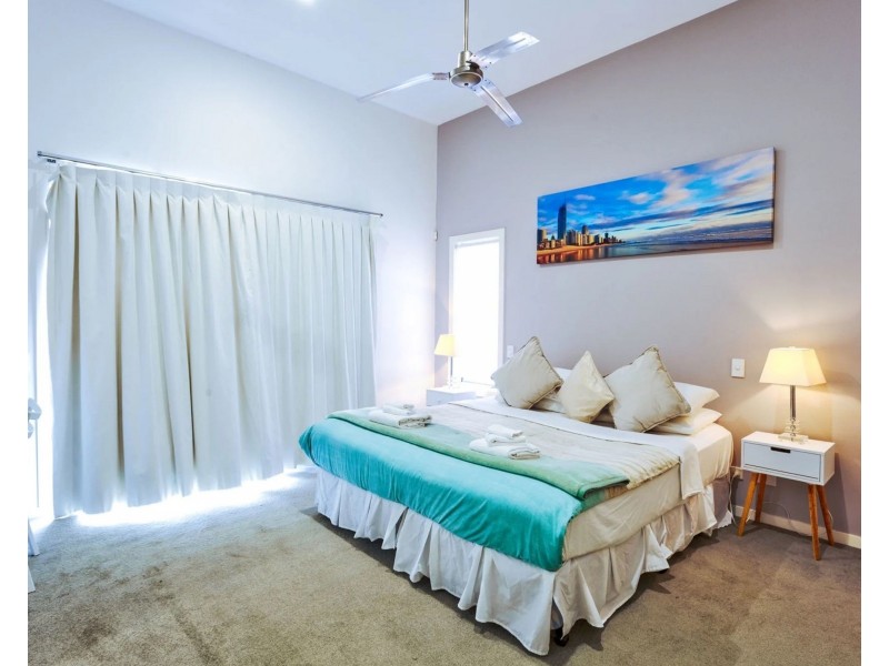 1 & 2 30 PENINSULAR DRIVE, Surfers Paradise QLD 4217