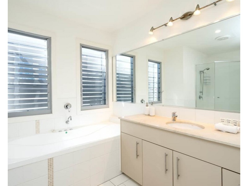 1 & 2 30 PENINSULAR DRIVE, Surfers Paradise QLD 4217