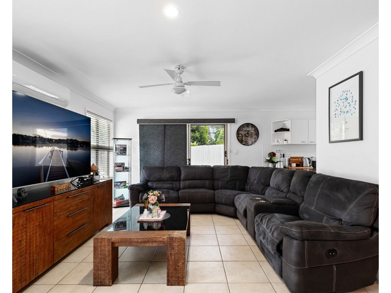 2/17 Sandhurst Crescent, Upper Coomera QLD 4209
