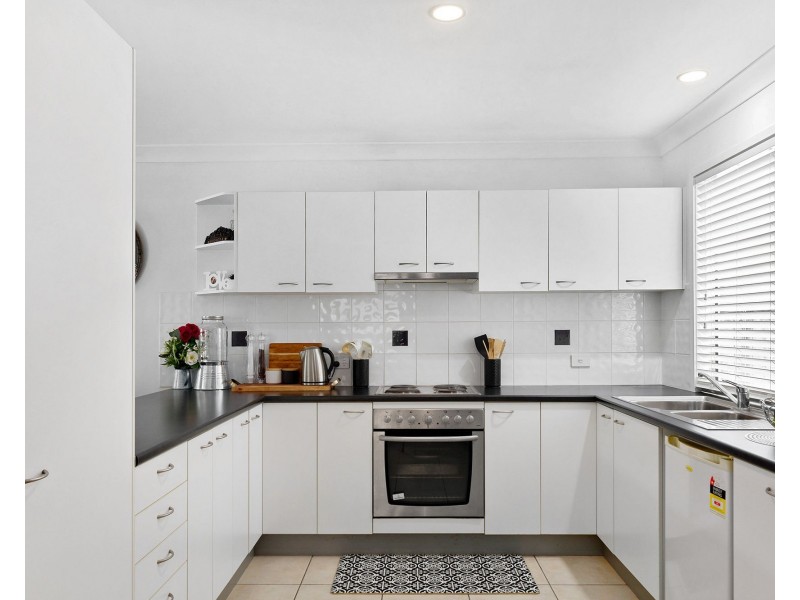 2/17 Sandhurst Crescent, Upper Coomera QLD 4209