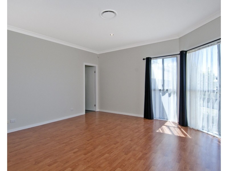 2/66 Kincaid Drive, Highland Park QLD 4211