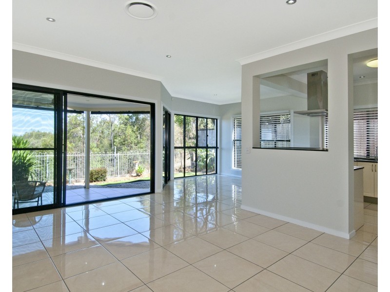 2/66 Kincaid Drive, Highland Park QLD 4211