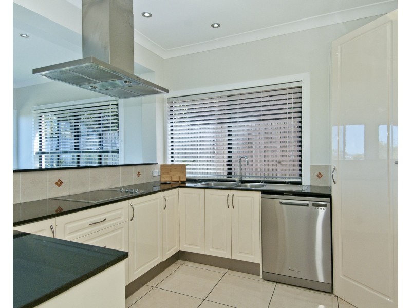 2/66 Kincaid Drive, Highland Park QLD 4211