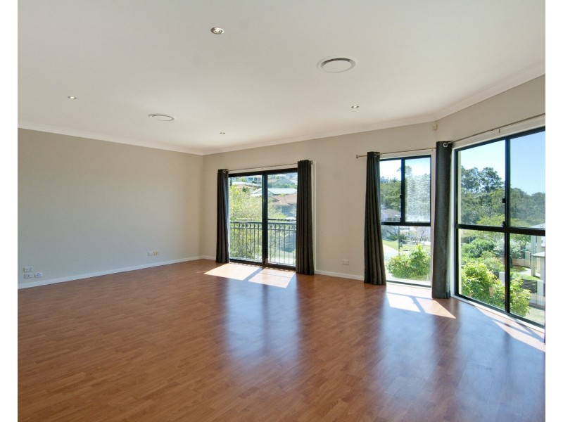 2/66 Kincaid Drive, Highland Park QLD 4211