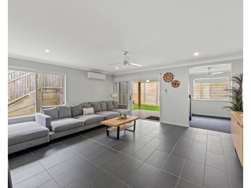 52 Cassidy Cres, Willow Vale QLD 4209