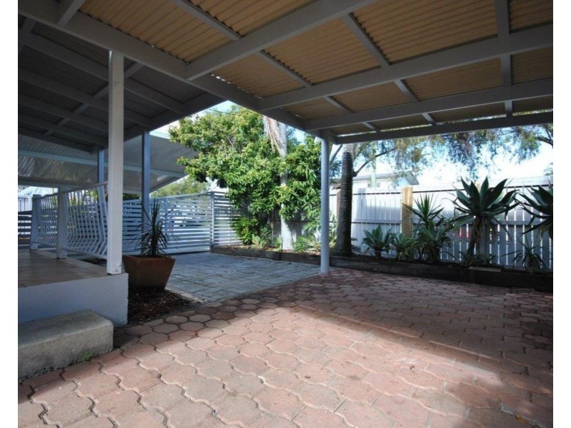 7 Saltash Street, Labrador QLD 4215