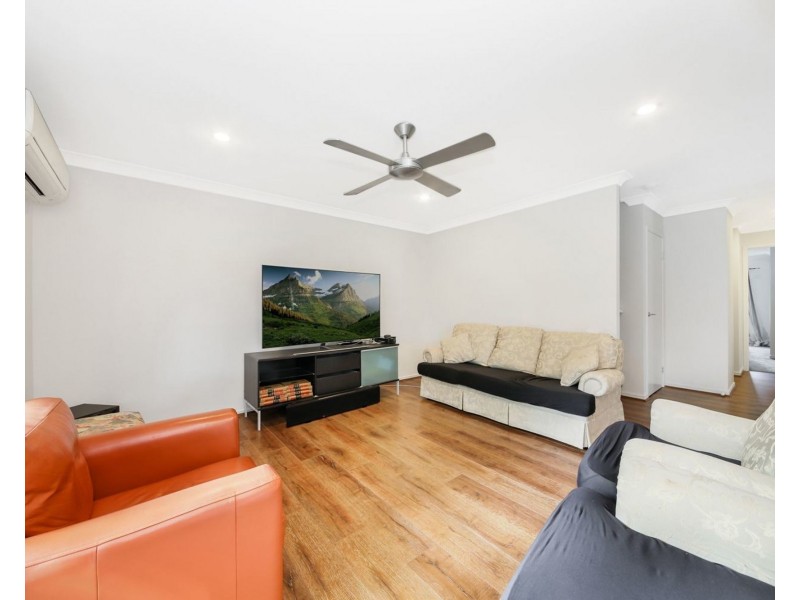 1 Matthews Crescent, Pimpama QLD 4209