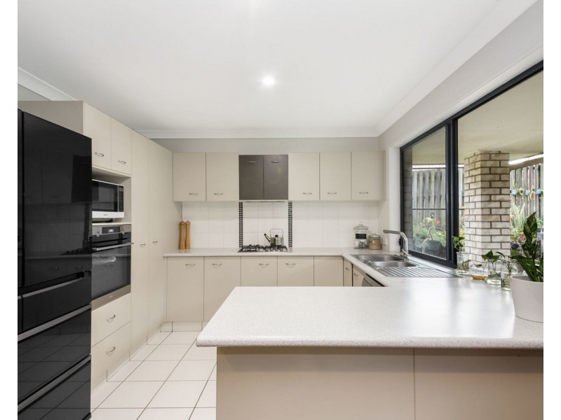 1 Matthews Crescent, Pimpama QLD 4209