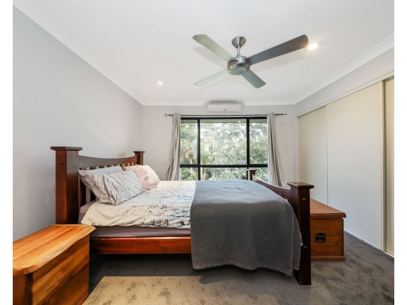 1 Matthews Crescent, Pimpama QLD 4209