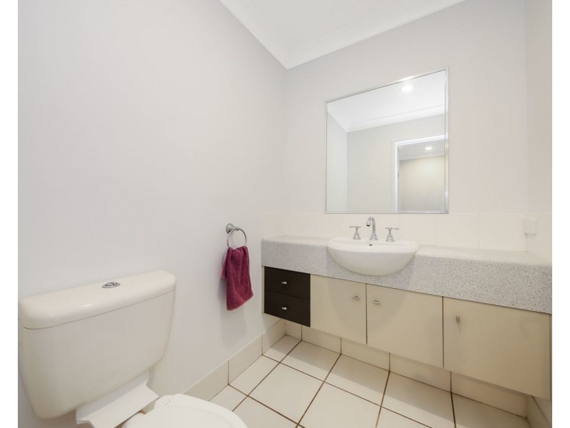 1 Matthews Crescent, Pimpama QLD 4209