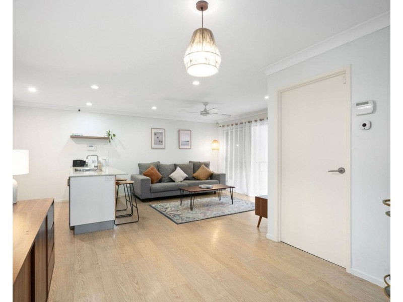 2/2 Mackenzie Street, Coomera QLD 4209